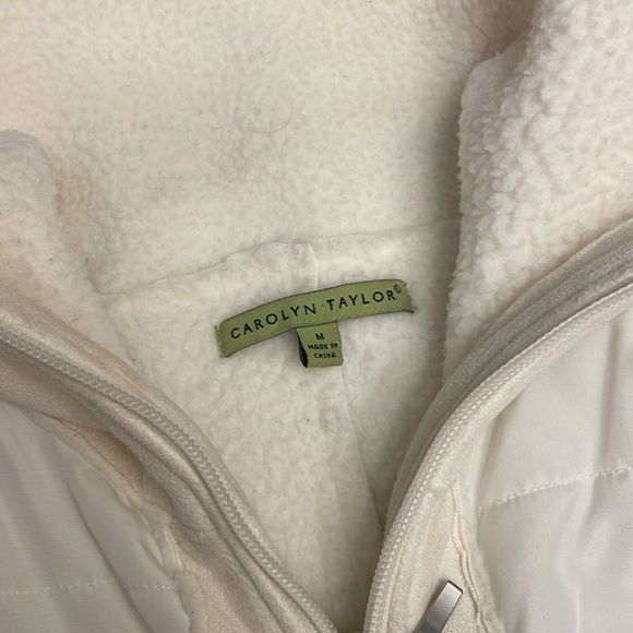 Carolyn Taylor, White fleece puffy vest medium - Picture 2 of 8